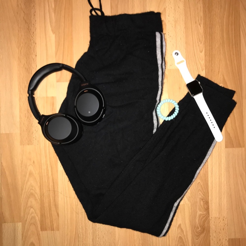 Women’s cashmere joggers